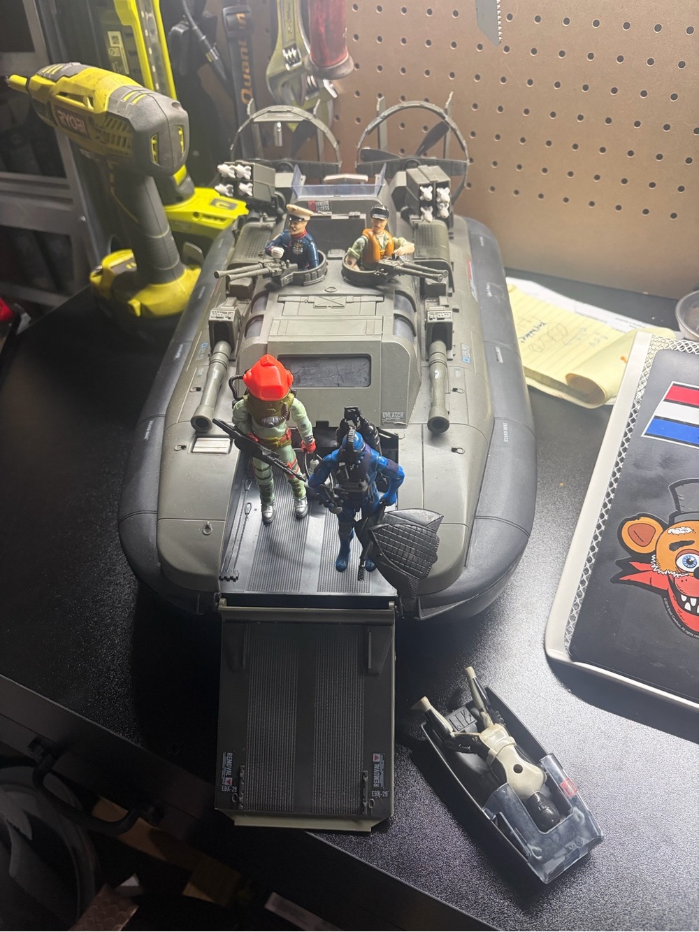 1987 Gijoe Killer W.H.A.L.E with five figures included